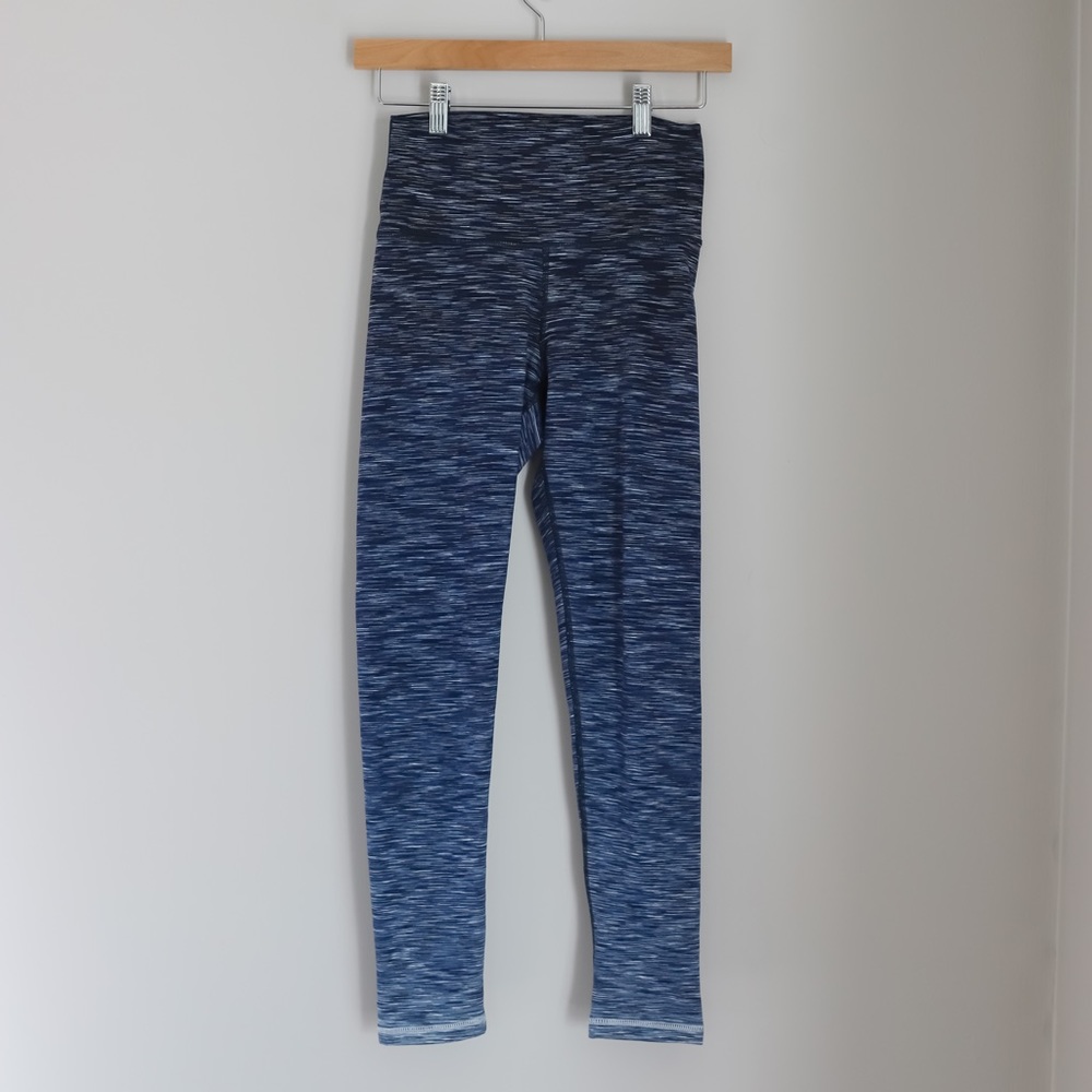 OFFLINE By Aerie The Hugger High Waisted Blue/White Ombre Legging Medium